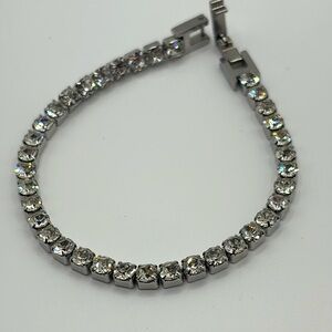 Elegant Silver Rhinestone Crystal Bracelet 6.75” NWOTS
